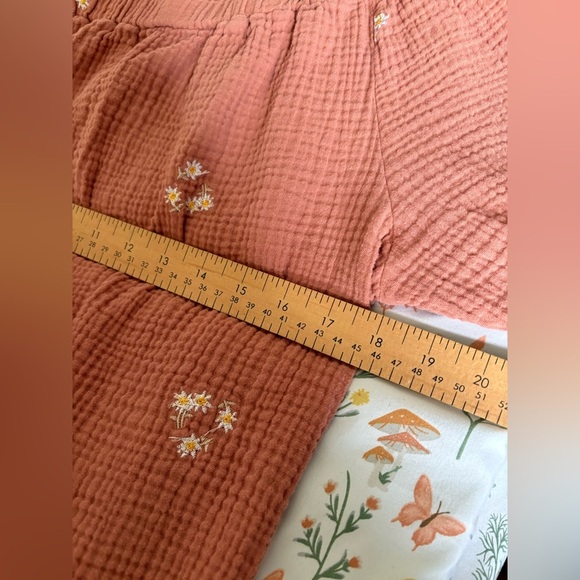 Solitaire Anthropologie size 1X pink daisy embroidered smocked top short sleeve - Picture 5 of 10